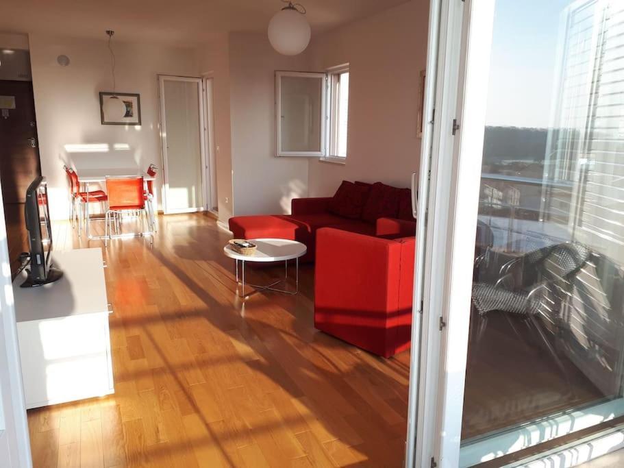 מאקרסקה Apartment Lucija - Cozy Flat In The City Center With A Sea View & Parking מראה חיצוני תמונה