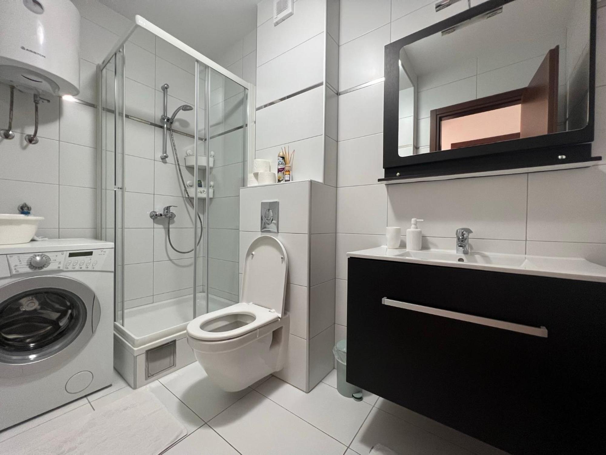 מאקרסקה Apartment Lucija - Cozy Flat In The City Center With A Sea View & Parking מראה חיצוני תמונה
