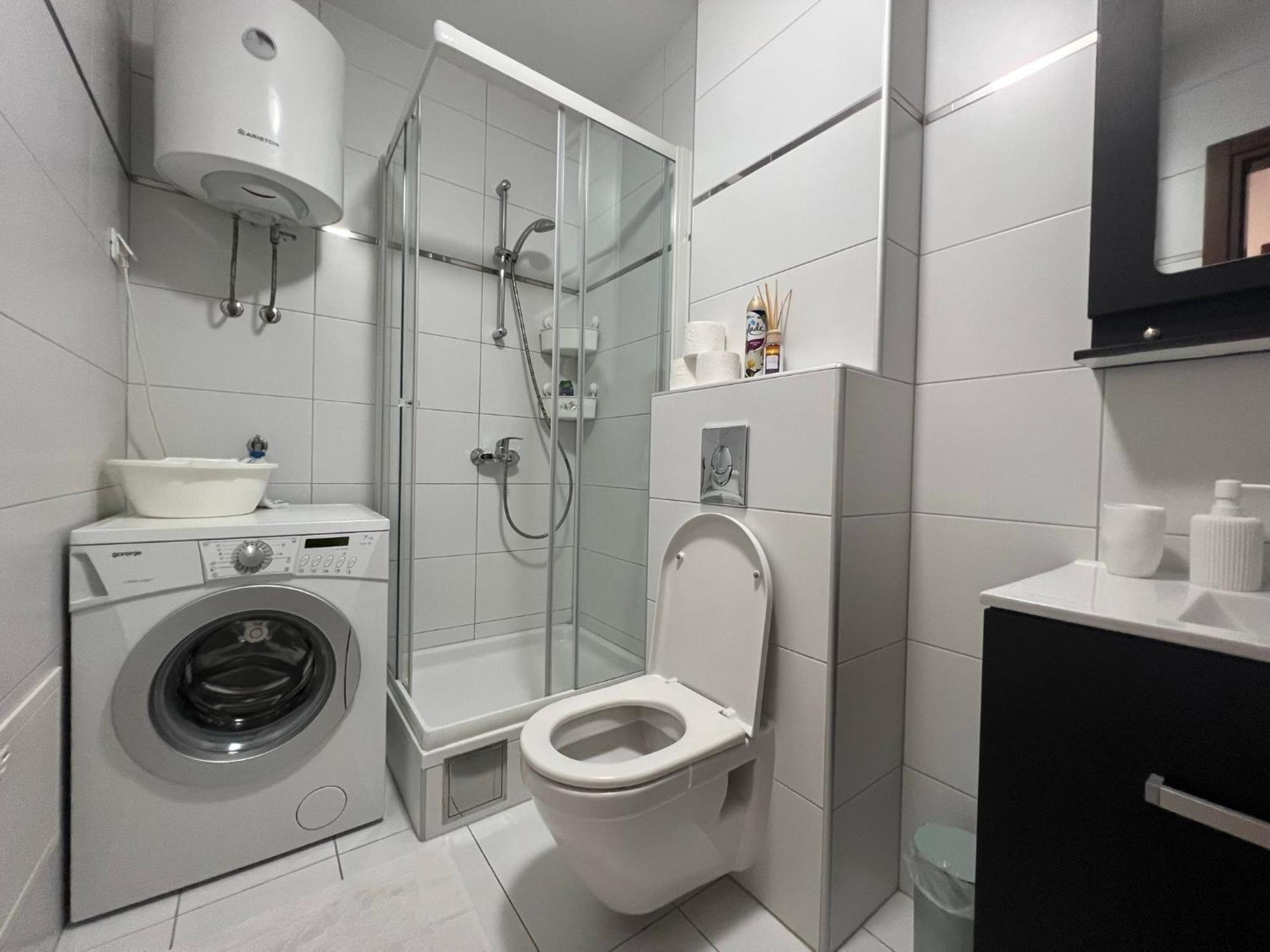 מאקרסקה Apartment Lucija - Cozy Flat In The City Center With A Sea View & Parking מראה חיצוני תמונה