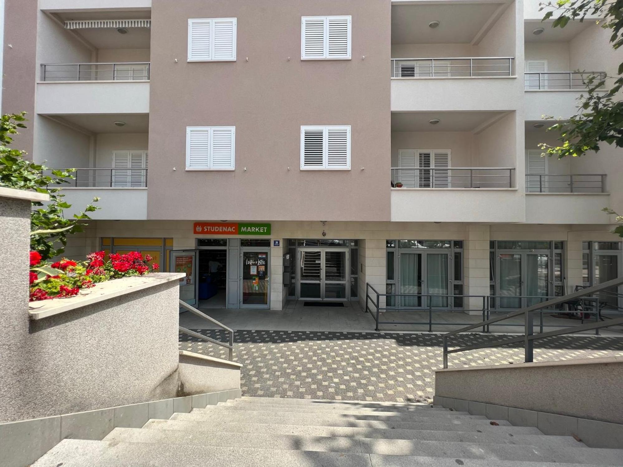מאקרסקה Apartment Lucija - Cozy Flat In The City Center With A Sea View & Parking מראה חיצוני תמונה